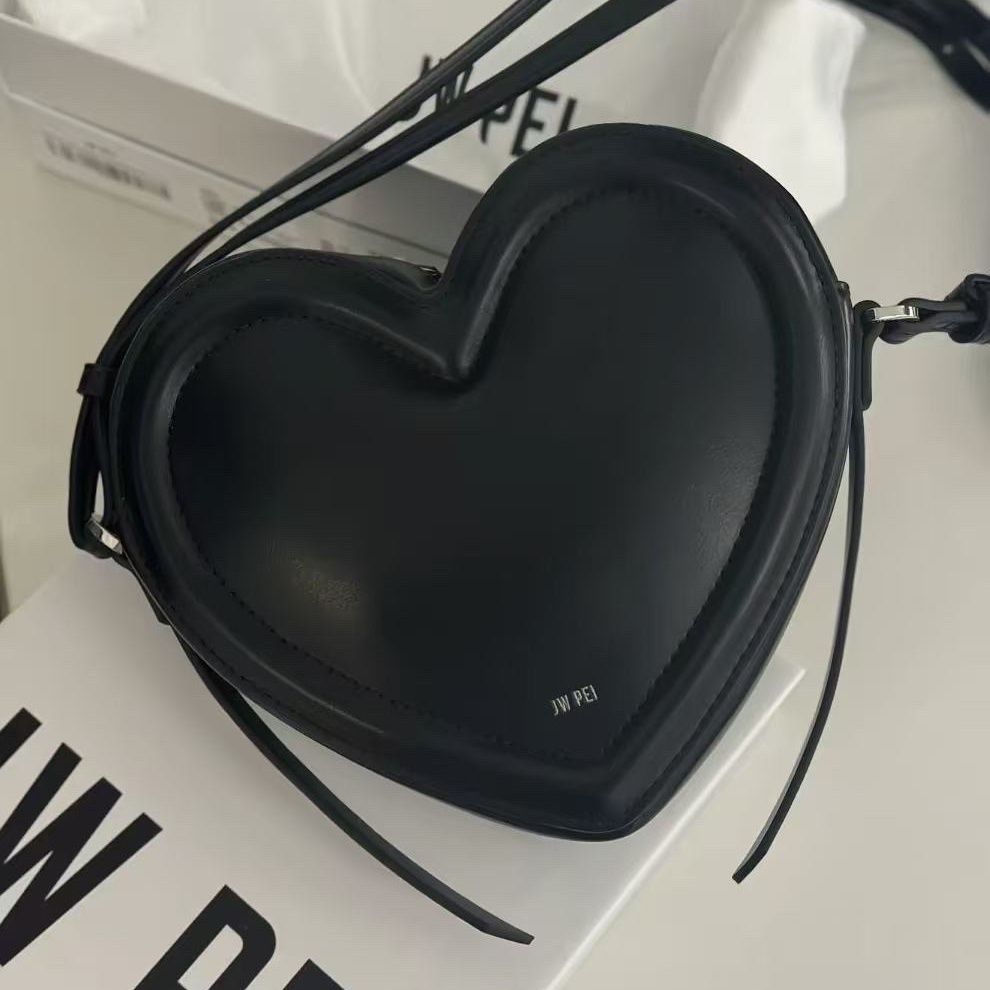 JWPEI heart-shaped crossbody b - огляд і ціна Women Bags Jw Pei